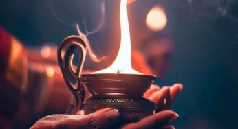 10 Powerful Lessons from Aarti in Hinduism to Enlighten Your Daily Life